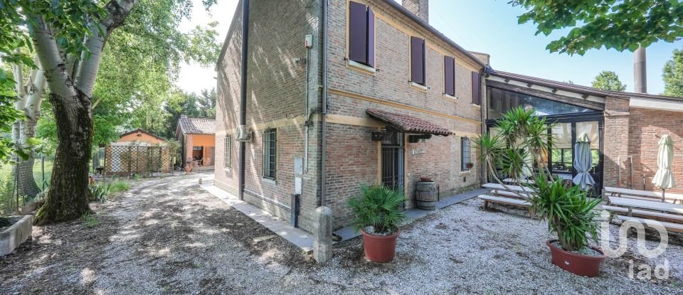 Hotel-ristorante di 442 m² in Massa Fiscaglia (44025)