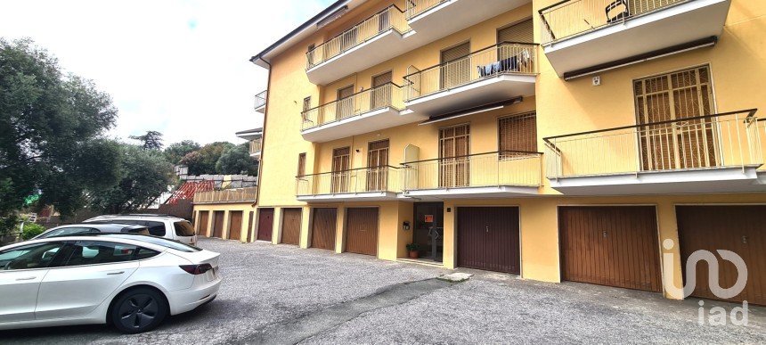 Hotel 3 rooms of 60 m² in Varazze (17019)