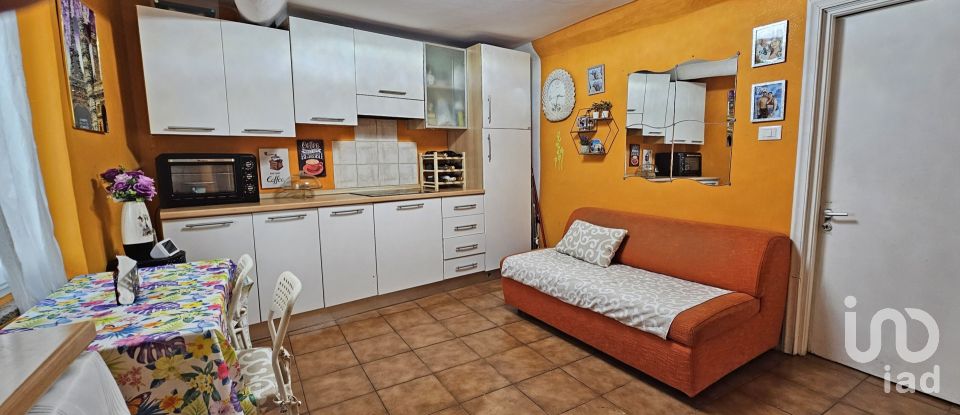 Two-room apartment of 35 m² in Genova (16127)