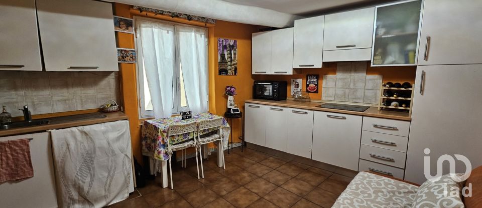 Two-room apartment of 35 m² in Genova (16127)