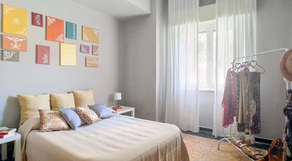 Four-room apartment of 62 m² in Genova (16138)