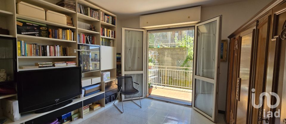 Appartamento 5 locali di 95 m² a Genova (16148)