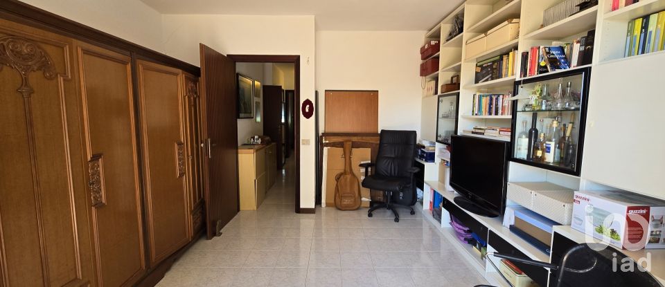 Appartamento 5 locali di 95 m² a Genova (16148)