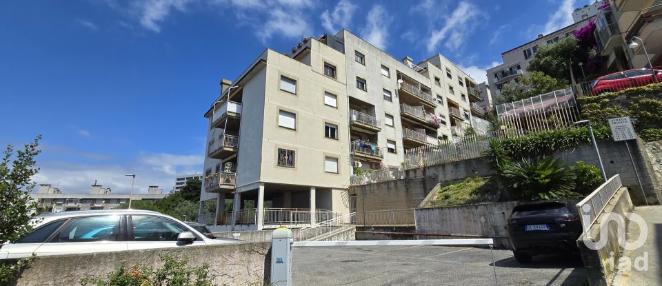 Appartamento 5 locali di 95 m² a Genova (16148)