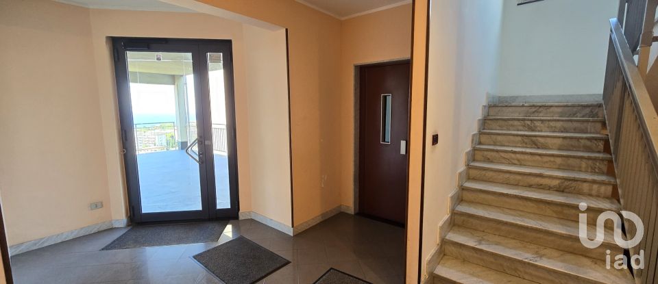 Appartamento 5 locali di 95 m² a Genova (16148)