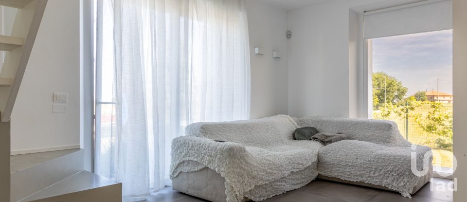 Casa 8 locali di 209 m² in Filottrano (60024)