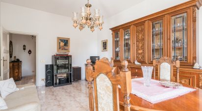 Three-room apartment of 87 m² in Roma (00174)
