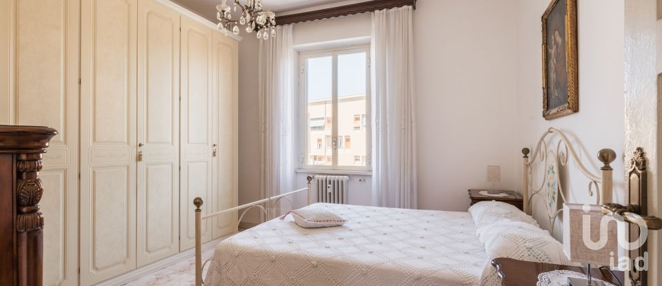 Three-room apartment of 87 m² in Roma (00174)