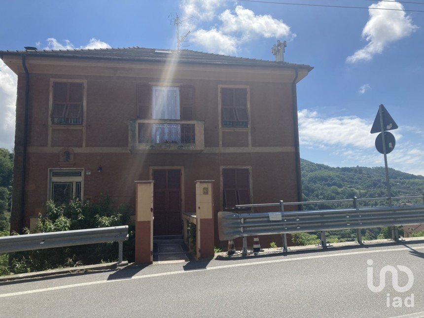 Appartamento 6 locali di 83 m² a Mele (16010)