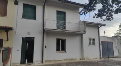 Villa Bifamiliare 9 locali di 276 m² in Cugnoli (65020)