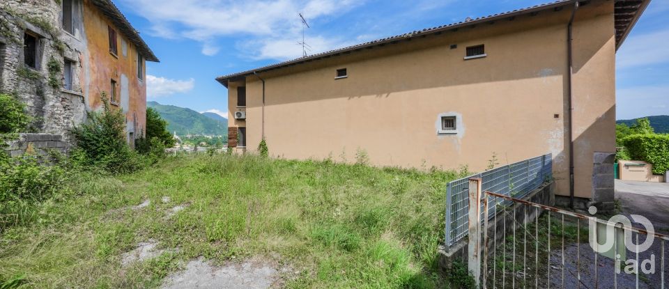 Costruzione di 900 m² in Villanuova sul Clisi (25089)