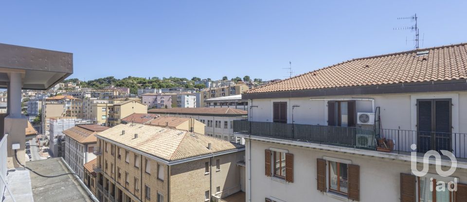 Three-room apartment of 120 m² in Ancona (60122)