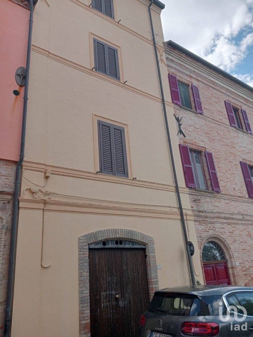 Costruzione di 167 m² in Mondolfo (61037)