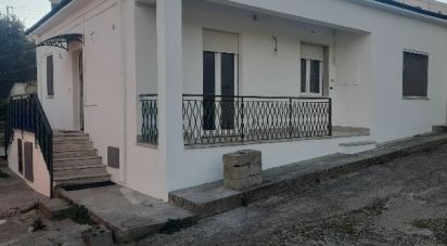 Casa indipendente 8 locali di 180 m² in Silvi (64028)