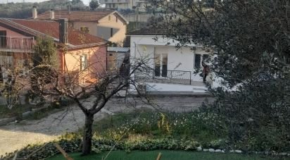 Townhouse 8 rooms of 110 m² in Silvi (64028)