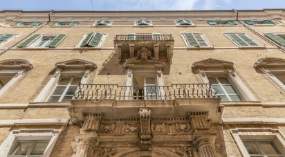Hotel 12 rooms of 500 m² in Ancona (60121)