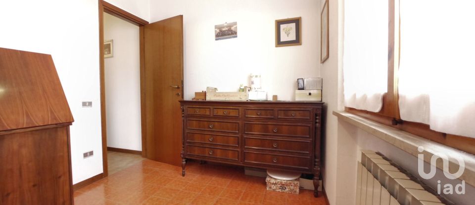 Three-room apartment of 70 m² in Mondavio (61040)