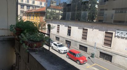 Three-room apartment of 97 m² in Milano (20122)