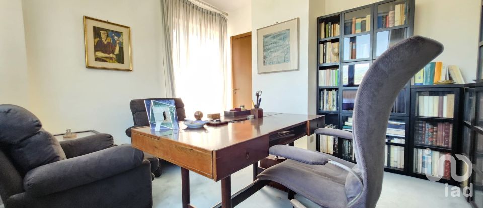 Appartamento 7 locali di 175 m² a Savona (17100)