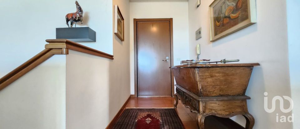 Apartment 7 rooms of 175 m² in Savona (17100)