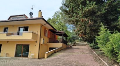 Farm 15 rooms of 450 m² in Rimini (47923)