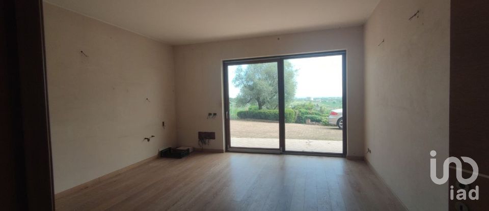 Farm 15 rooms of 450 m² in Rimini (47923)