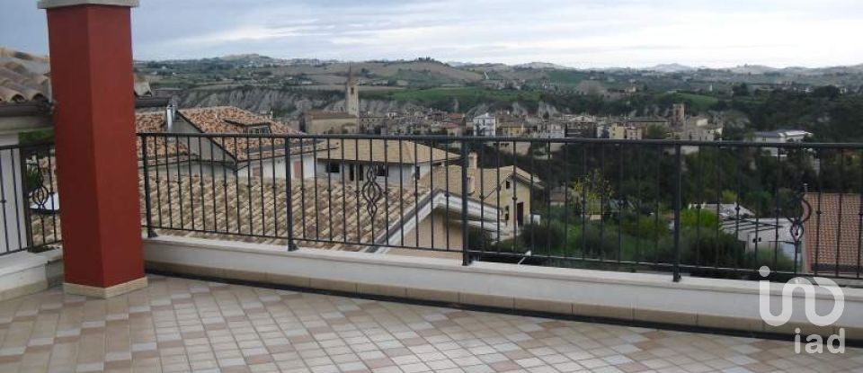 Apartment 5 rooms of 122 m² in Appignano del Tronto (63083)