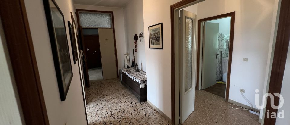 Appartamento 7 locali di 128 m² a Falerone (63837)