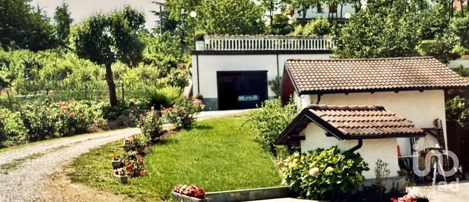 House 8 rooms of 180 m² in Ovada (15076)