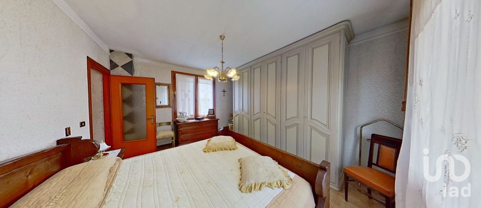 Casa 8 locali di 180 m² in Ovada (15076)