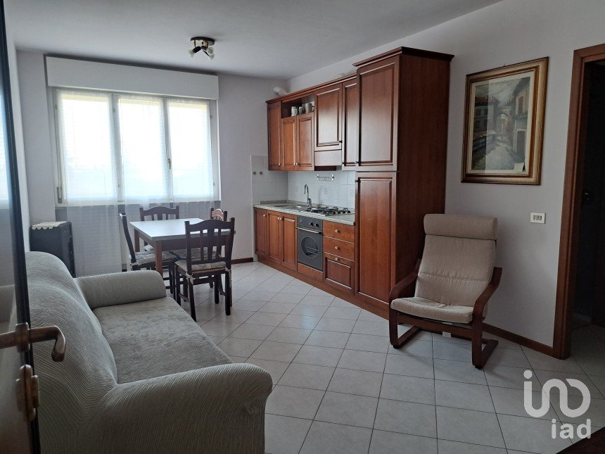 Two-room apartment of 55 m² in Rovellasca (22069)