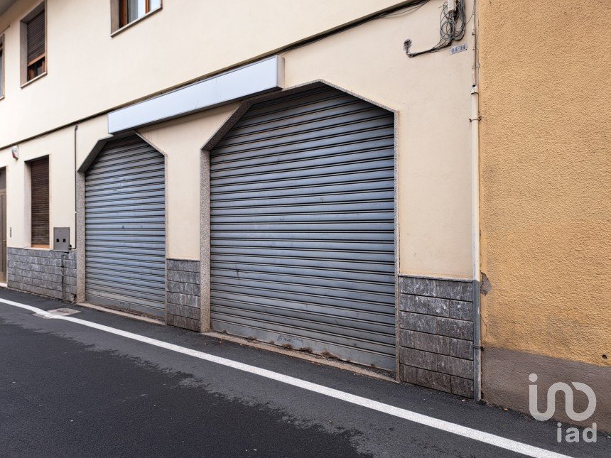 Shop / premises commercial of 39 m² in Rovello Porro (22070)