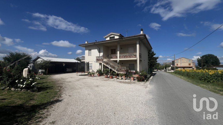 Casa 18 locali di 300 m² in Montegiorgio (63833)