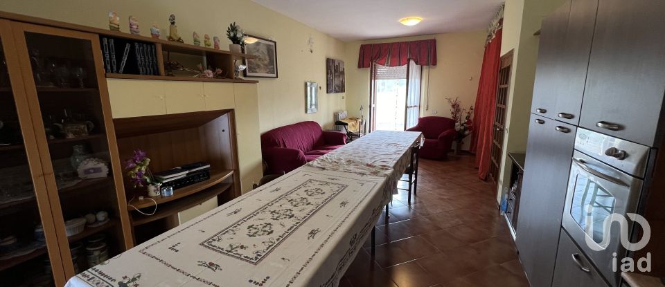 Casa 18 locali di 300 m² in Montegiorgio (63833)