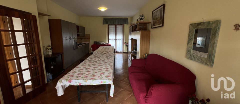 House 18 rooms of 300 m² in Montegiorgio (63833)