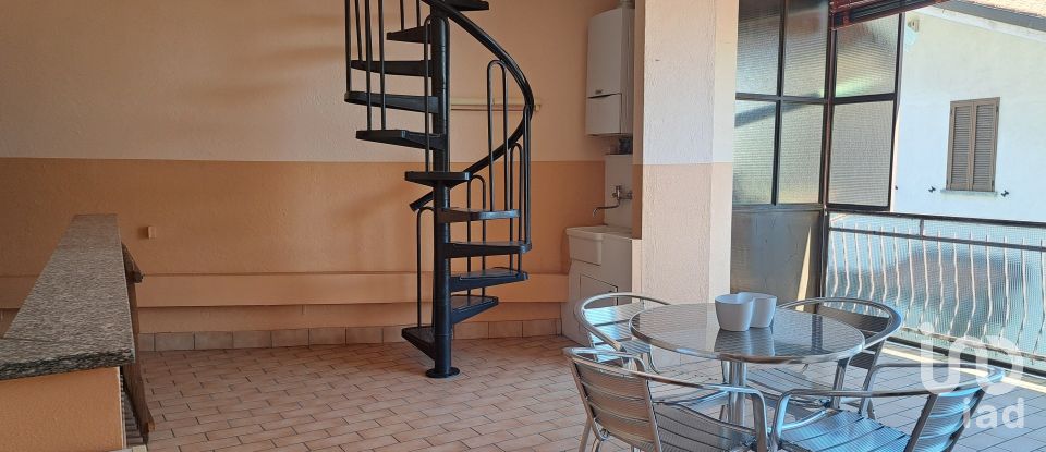 Duplex 3 locali di 85 m² a Rovello Porro (22070)