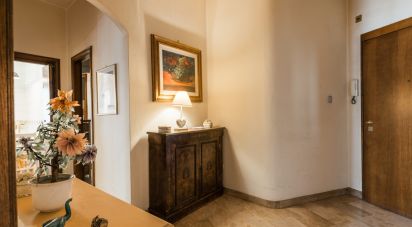 Three-room apartment of 100 m² in Roma (00152)