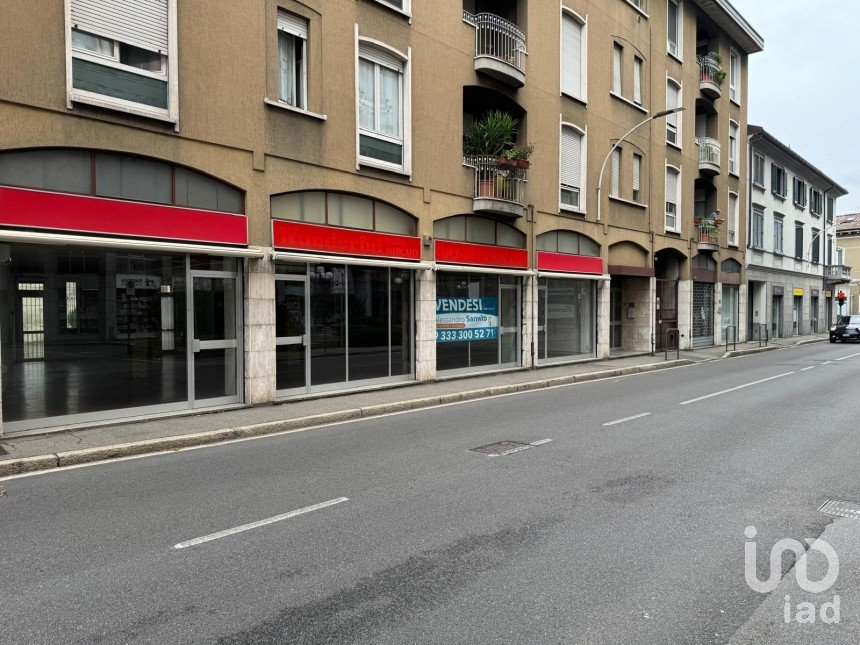 Shop / premises commercial of 160 m² in Seregno (20831)