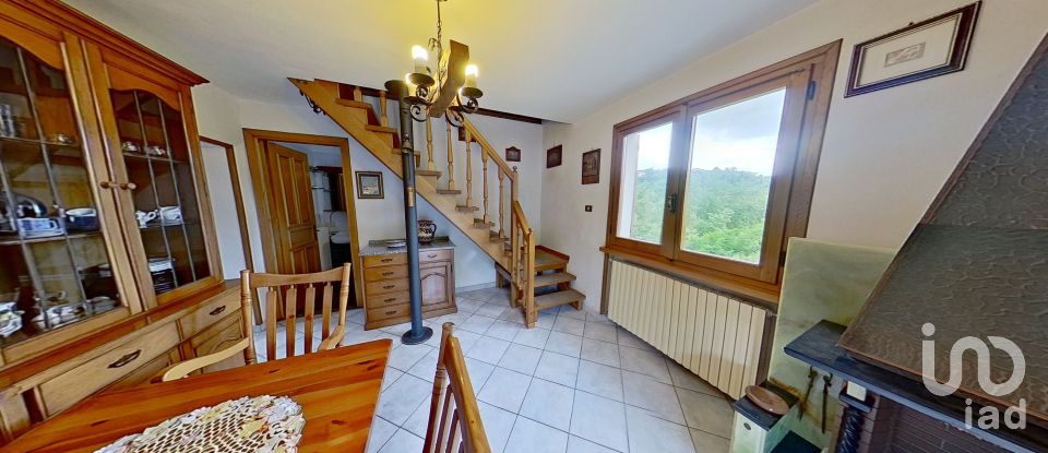 House 6 rooms of 119 m² in Ovada (15076)