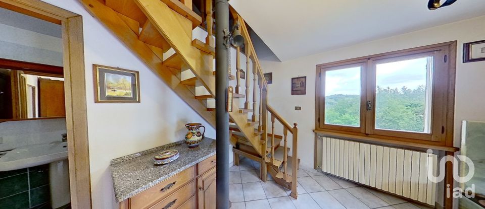 Casa 6 locali di 119 m² in Ovada (15076)