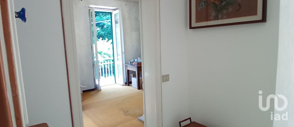 Appartamento 5 locali di 120 m² a Laveno-Mombello (21014)