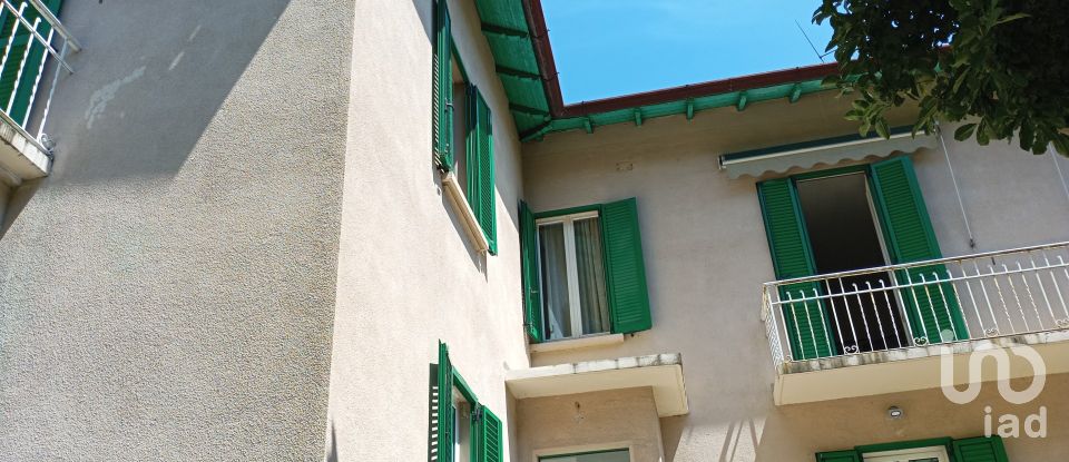 Appartamento 5 locali di 120 m² a Laveno-Mombello (21014)