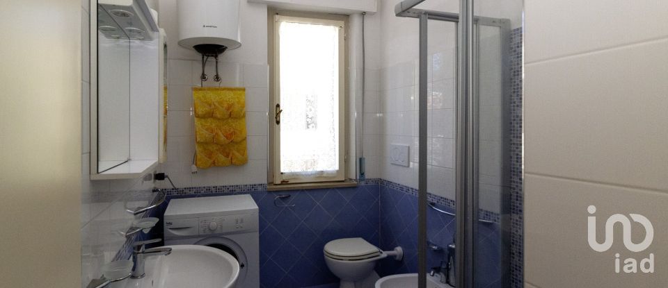 Lodge 7 rooms of 186 m² in Tortoreto (64018)