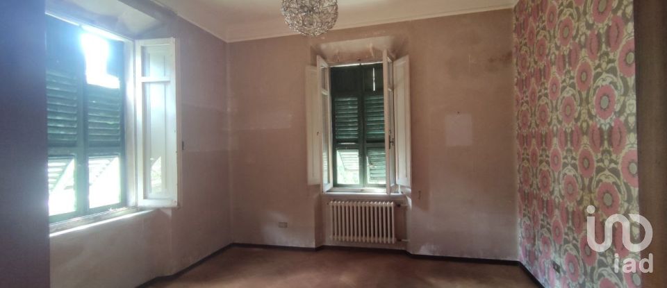 Villa 10 locali di 360 m² in Macerata (62100)