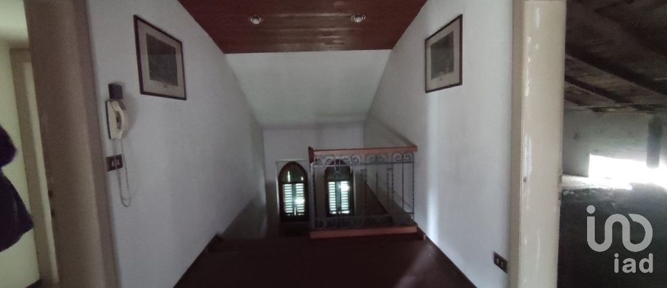 Farm 10 rooms of 360 m² in Macerata (62100)