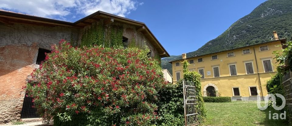 Block of flats in Dolcè (37020) of 2,000 m²