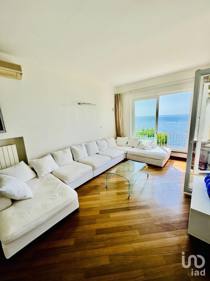 Apartment 5 rooms of 120 m² in Arenzano (16011)