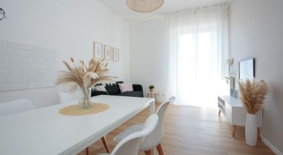 Four-room apartment of 80 m² in Genova (16134)