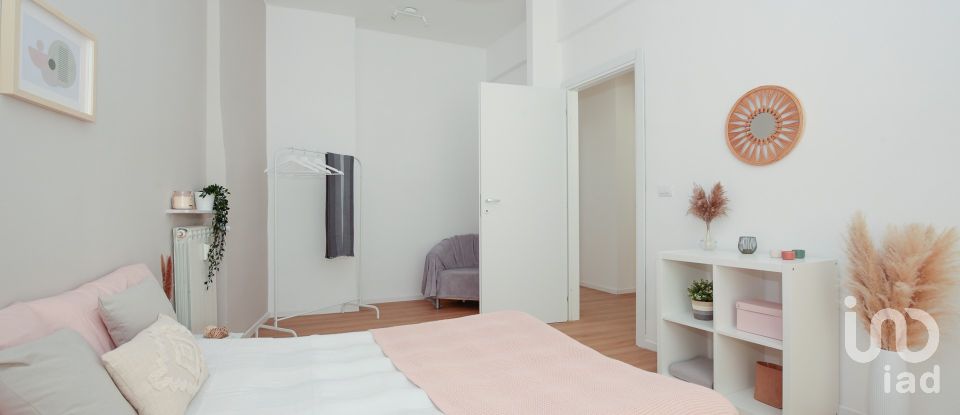 Four-room apartment of 80 m² in Genova (16134)