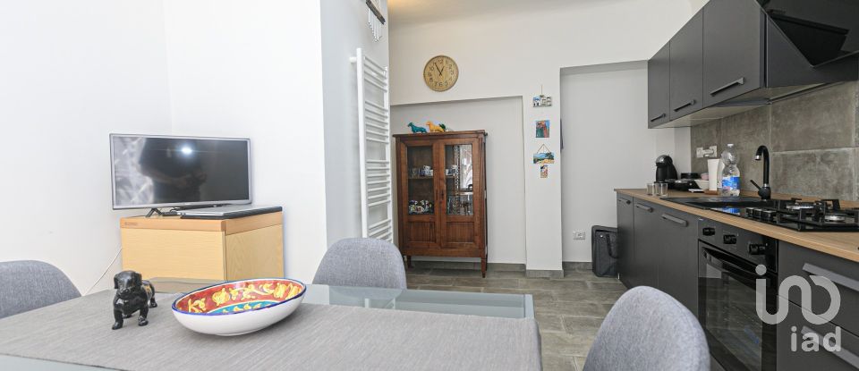 Apartment 5 rooms of 105 m² in Genova (16124)